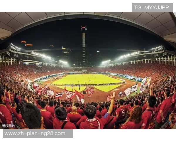 足球七看台深度解析球场内外的精彩瞬间与战术博弈 足球七看台深度解析球场内外的精彩瞬间与战术博弈